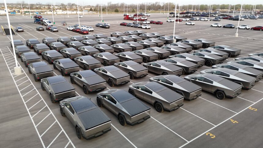 Tesla Cybertrucks Piled Up | Techoreon